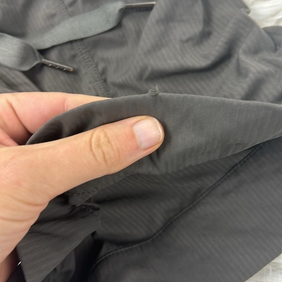 Lululemon Cargo Style Shorts - Picture 5 of 8